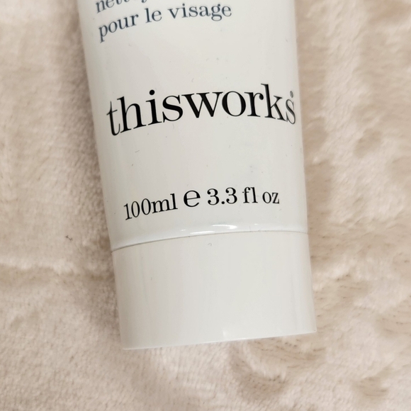 This Works Deep Sleep Overnight Cleanser - Picture 4 of 9